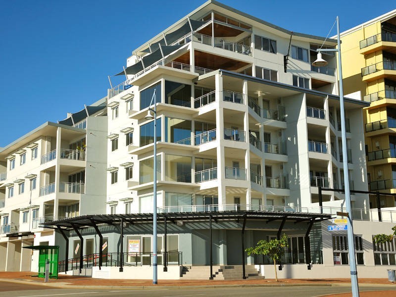 4/61 Rockingham Beach Road, Rockingham WA 6168