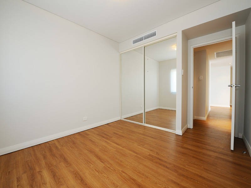 4/61 Rockingham Beach Road, Rockingham WA 6168