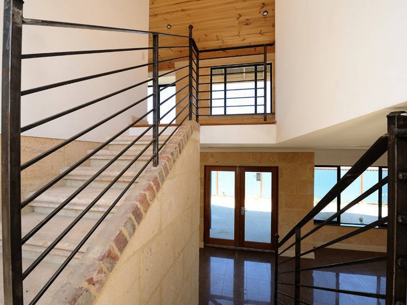 2/130A Parkin Street, Rockingham WA 6168