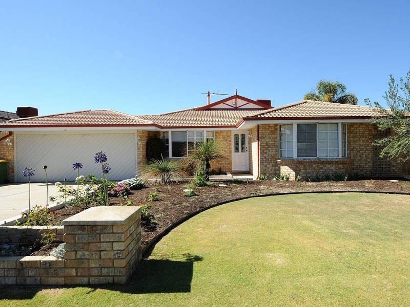 11 Fernando Place, Safety Bay WA 6169