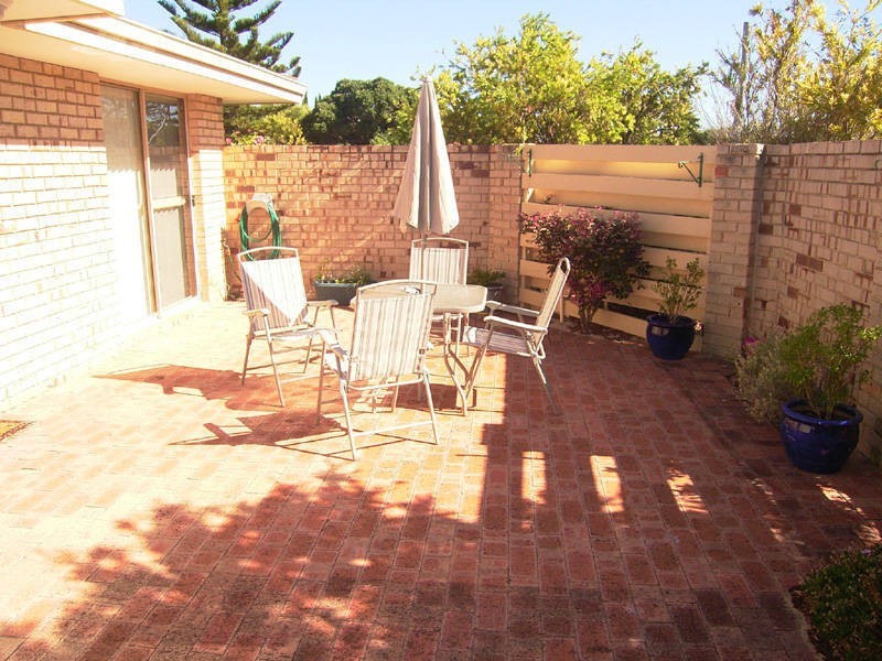 4/1 Carlisle Street, Shoalwater WA 6169