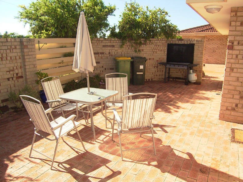 4/1 Carlisle Street, Shoalwater WA 6169