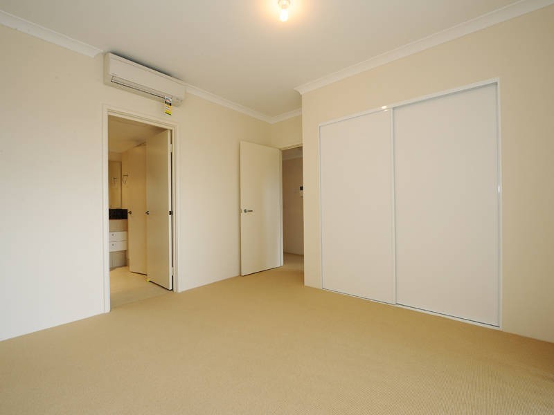 75/17 Rockingham Beach Road, Rockingham WA 6168