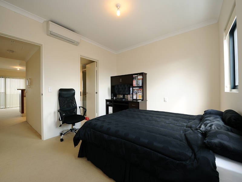 75/17 Rockingham Beach Road, Rockingham WA 6168