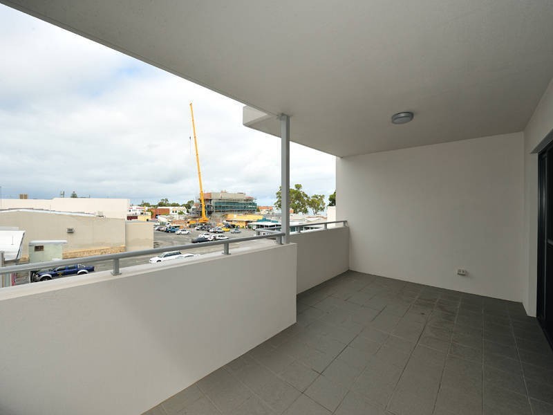 75/17 Rockingham Beach Road, Rockingham WA 6168