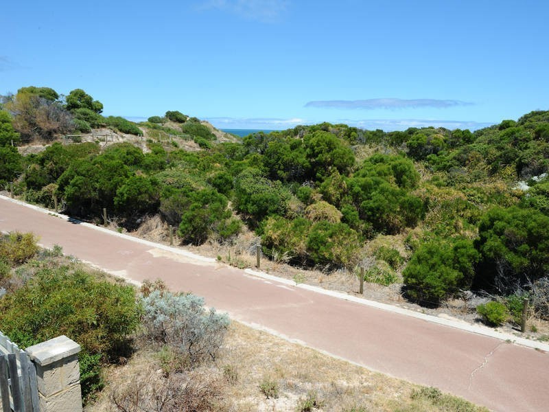 11 Villefranche Rise, Port Kennedy WA 6172