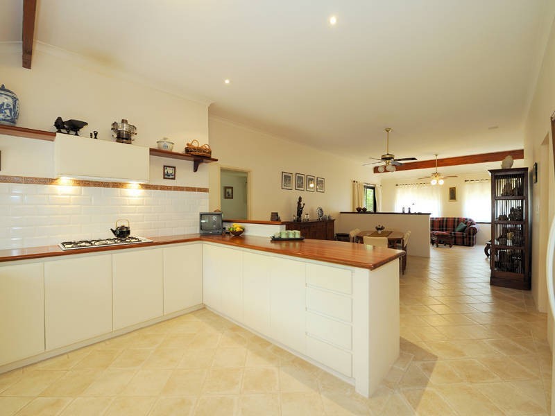 11 Villefranche Rise, Port Kennedy WA 6172