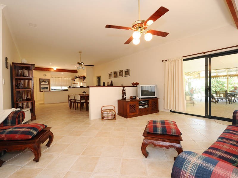 11 Villefranche Rise, Port Kennedy WA 6172