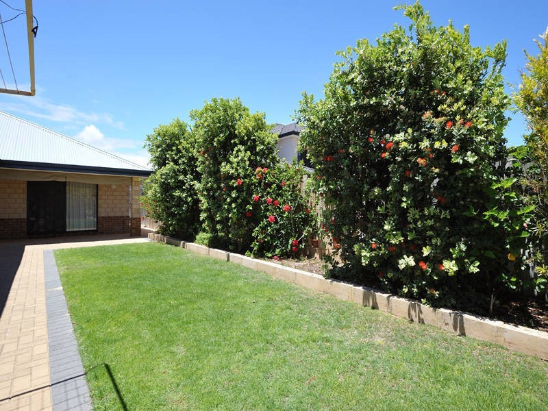 11 Villefranche Rise, Port Kennedy WA 6172