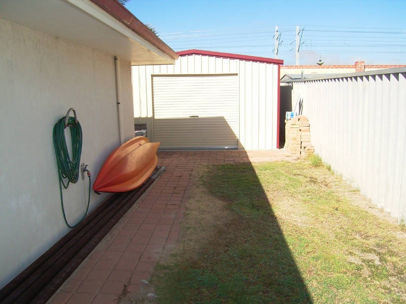 28 St Andrews Loop, Cooloongup WA 6168