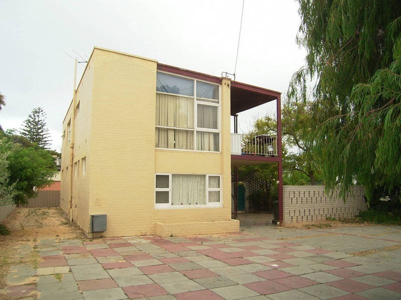 23 Bell Street, Rockingham WA 6168