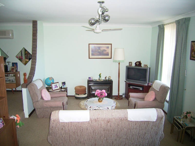 10 Salcombe Way, Warnbro WA 6169