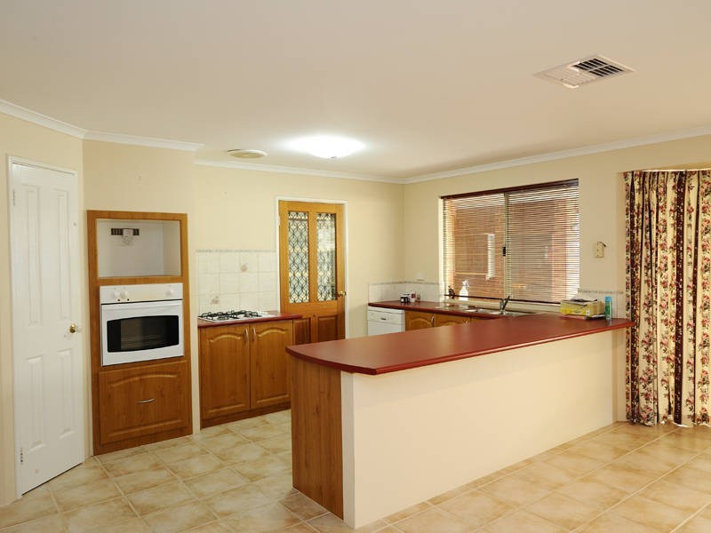 17 Waikiki Road, Safety Bay WA 6169