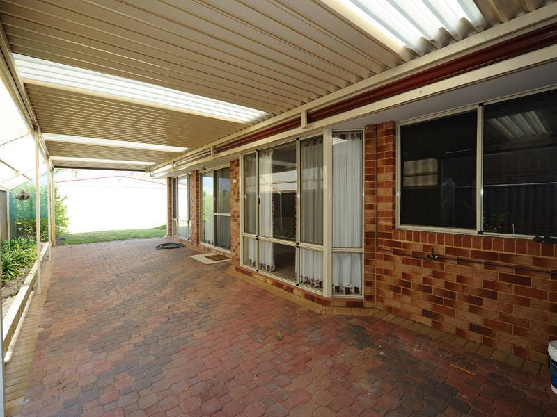 17 Waikiki Road, Safety Bay WA 6169