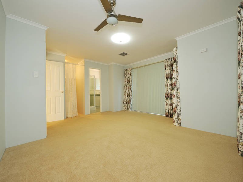 17 Waikiki Road, Safety Bay WA 6169