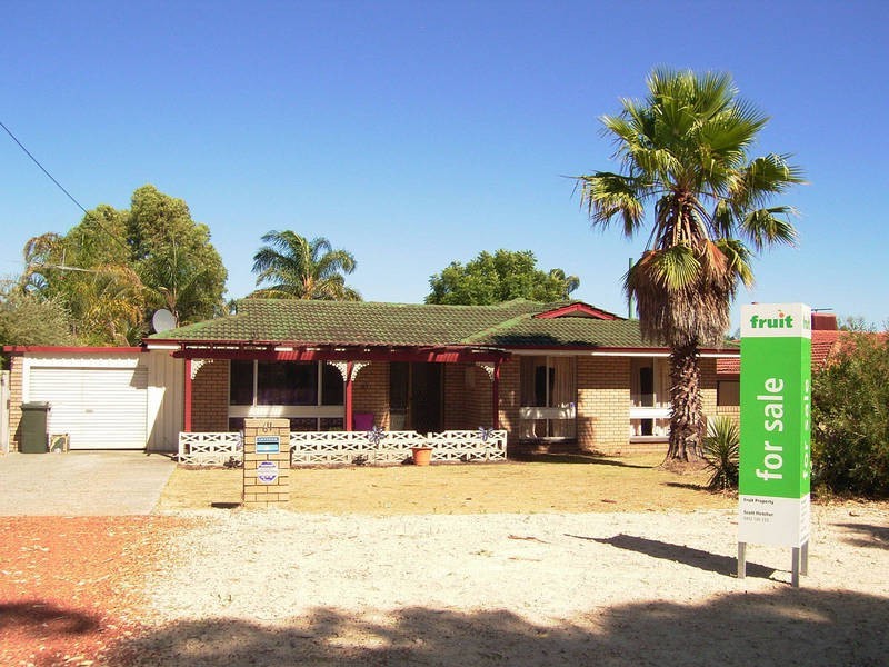 61 Sicklemore Road, Parmelia WA 6167