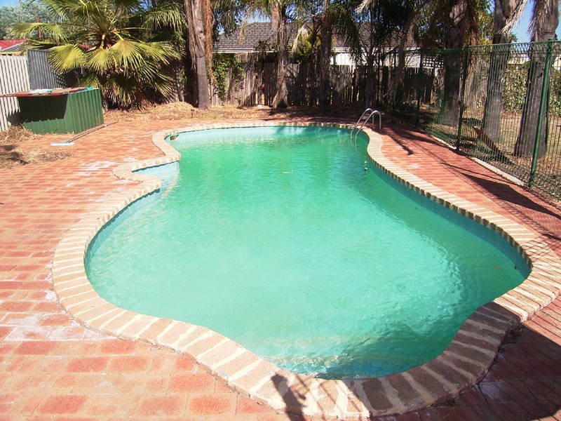 61 Sicklemore Road, Parmelia WA 6167