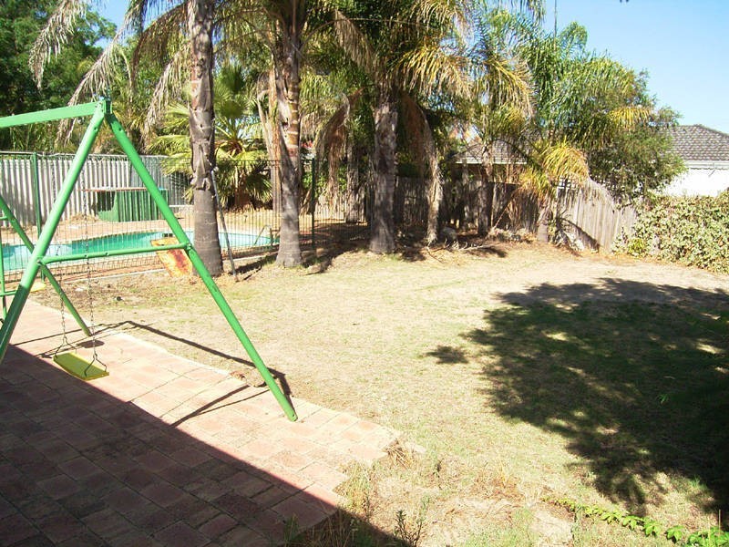61 Sicklemore Road, Parmelia WA 6167