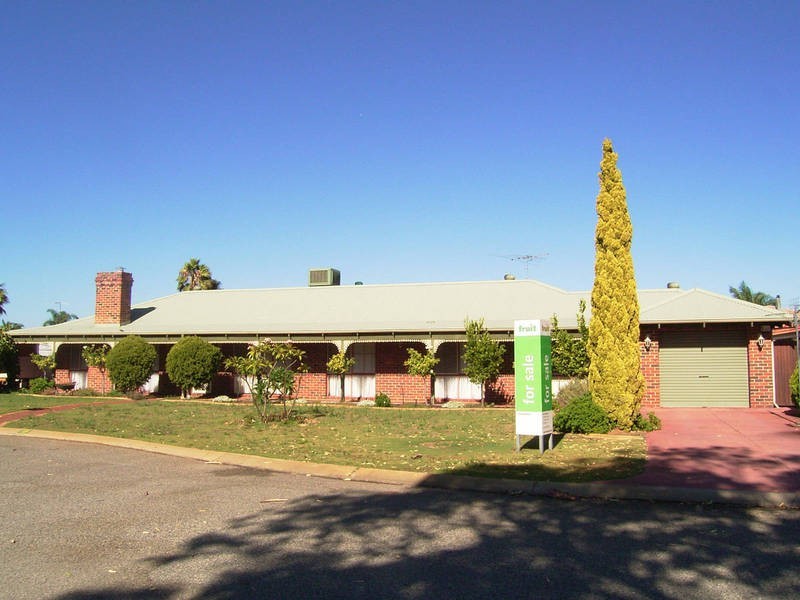 18 Fernando Place, Safety Bay WA 6169