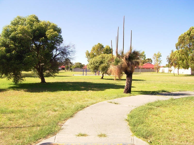 18 Fernando Place, Safety Bay WA 6169