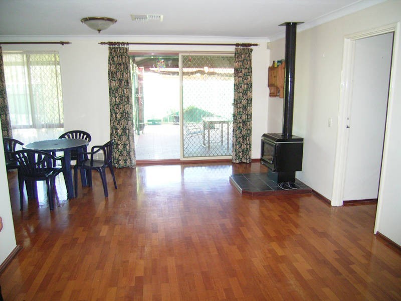 18 Fernando Place, Safety Bay WA 6169