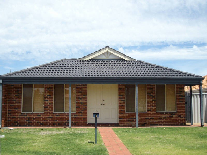 4 Laredo Bend, Port Kennedy WA 6172