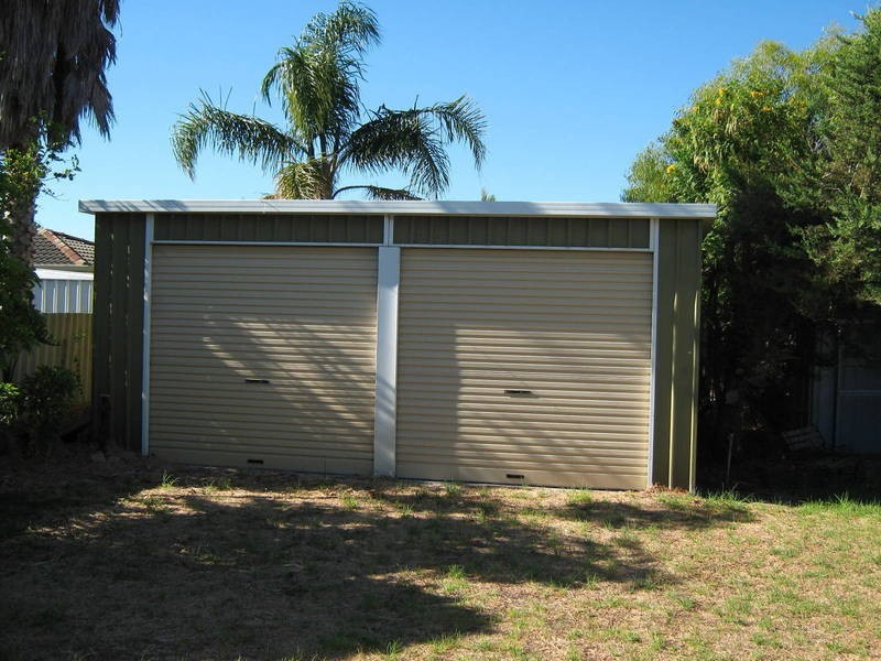 33 Arkwell Ave, Rockingham WA 6168