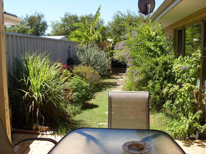 1 Toulon Gardens, Port Kennedy WA 6172