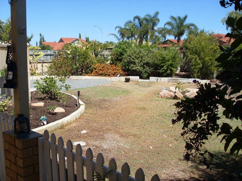 1 Toulon Gardens, Port Kennedy WA 6172