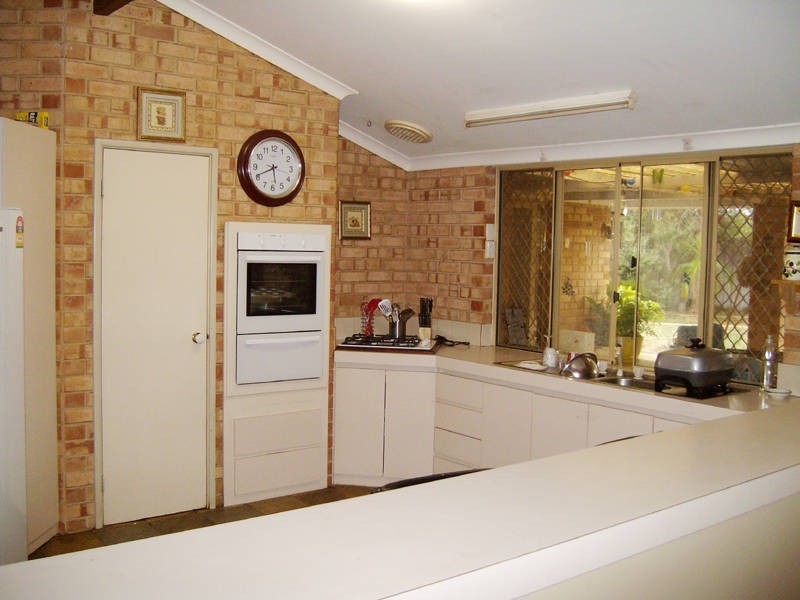 10 Lisbon Place, Warnbro WA 6169