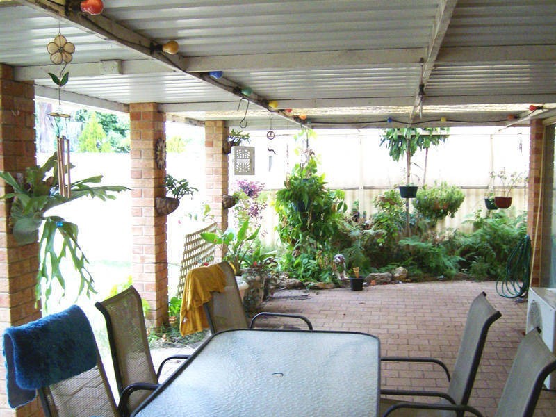 10 Lisbon Place, Warnbro WA 6169