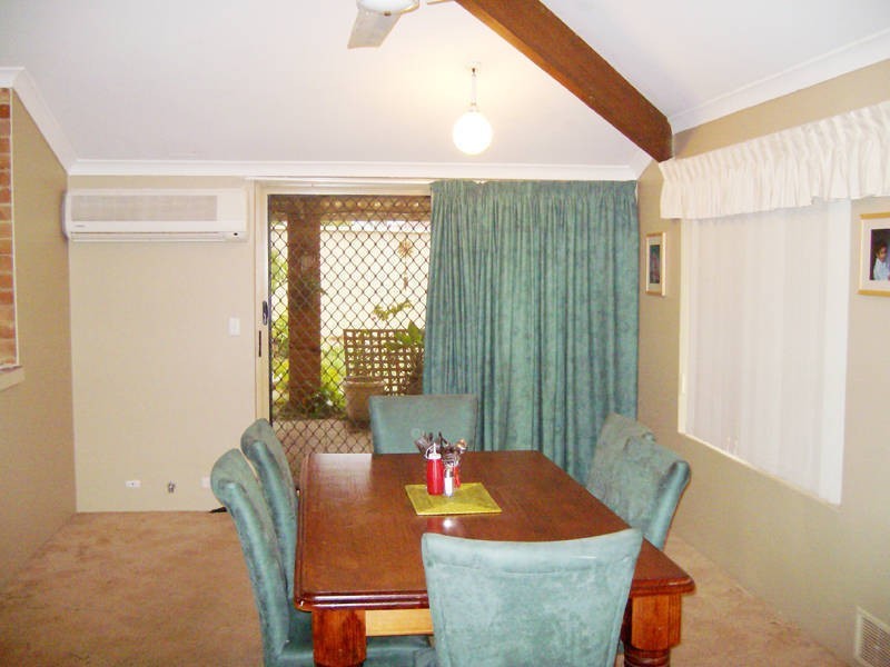 10 Lisbon Place, Warnbro WA 6169