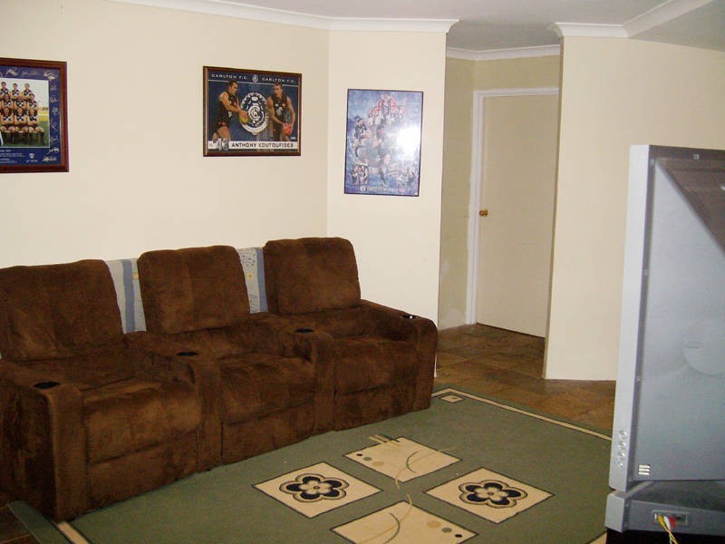 10 Lisbon Place, Warnbro WA 6169