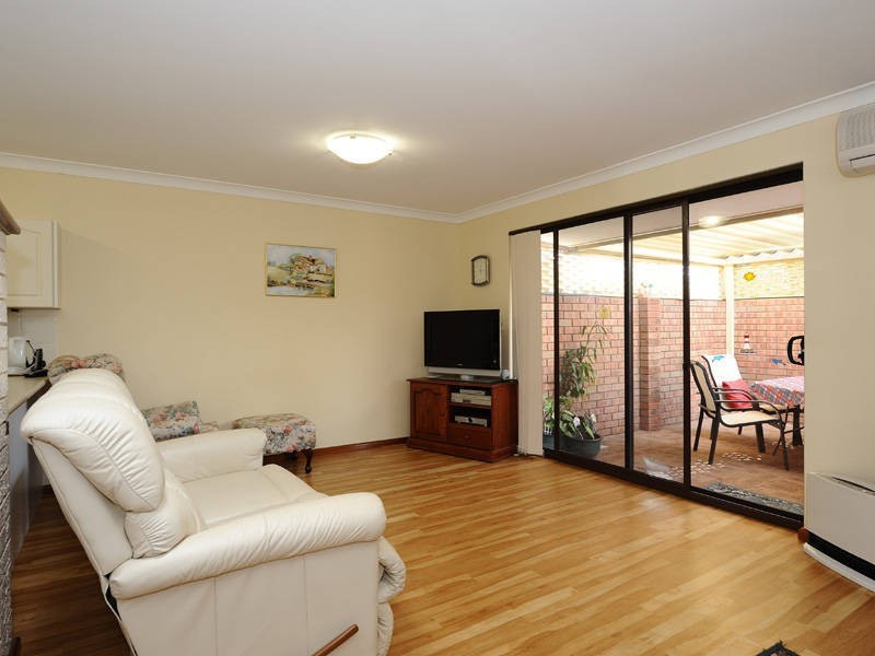2/7 Hackett Street, Mandurah WA 6210