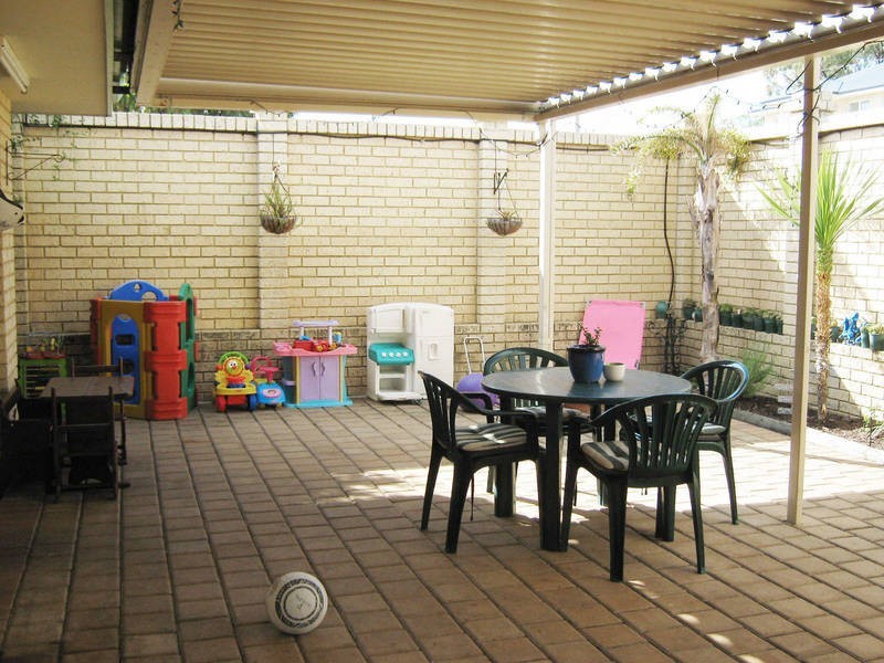 8/74 Kent Street, Rockingham WA 6168