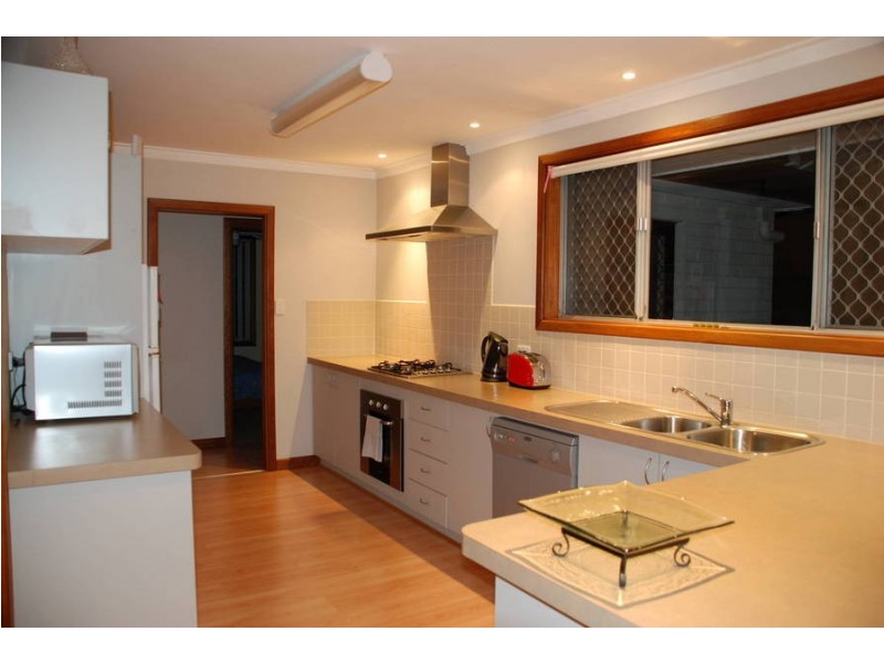 18 Seahaven Street, Safety Bay WA 6169