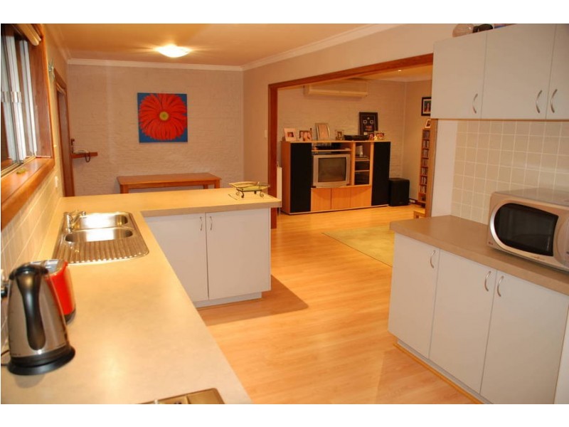 18 Seahaven Street, Safety Bay WA 6169