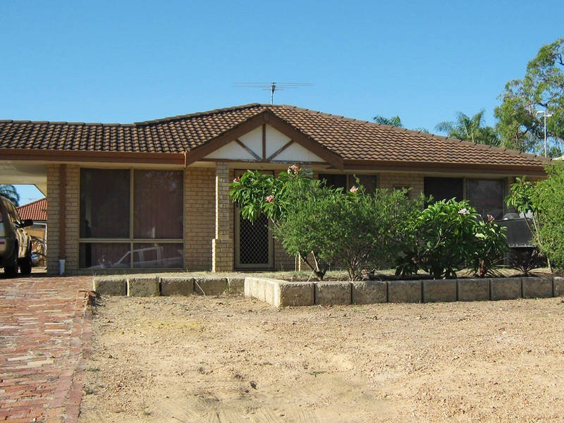13 Sandford Grove, Parmelia WA 6167