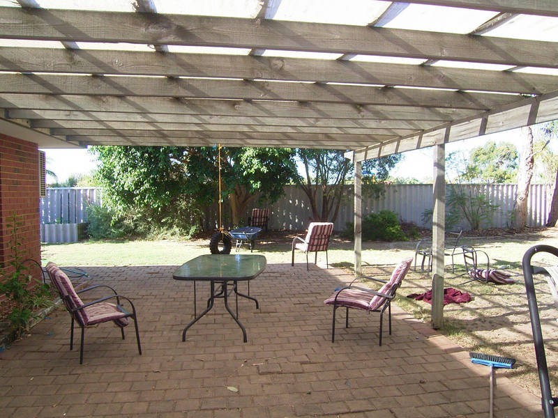 10 Killarney Place, Cooloongup WA 6168