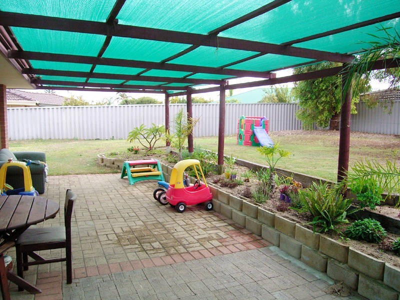 61 The Avenue, Warnbro WA 6169