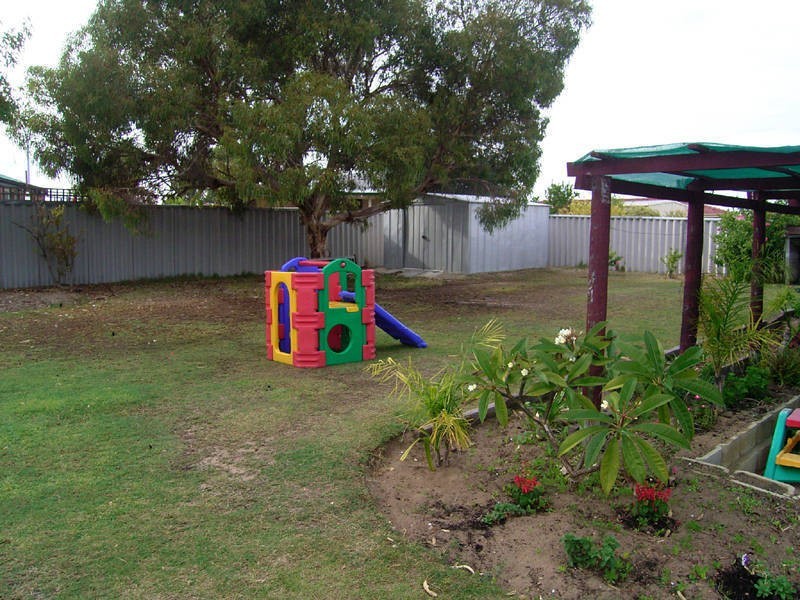 61 The Avenue, Warnbro WA 6169
