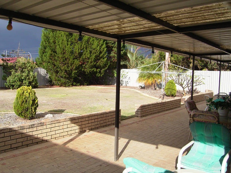 25 Beermullah Way, Waikiki WA 6169