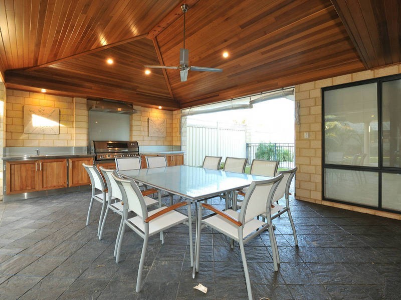 15 Caballo Court, Safety Bay WA 6169