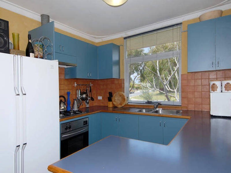 174 Fendam Street, Warnbro WA 6169