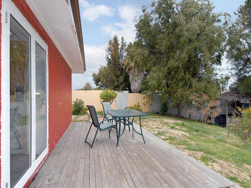 174 Fendam Street, Warnbro WA 6169