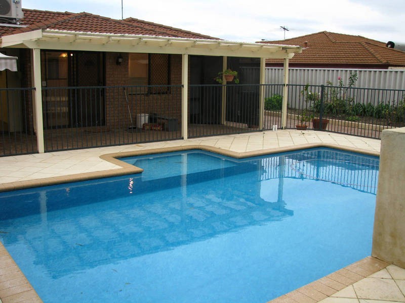 13A Windward Close, Safety Bay WA 6169