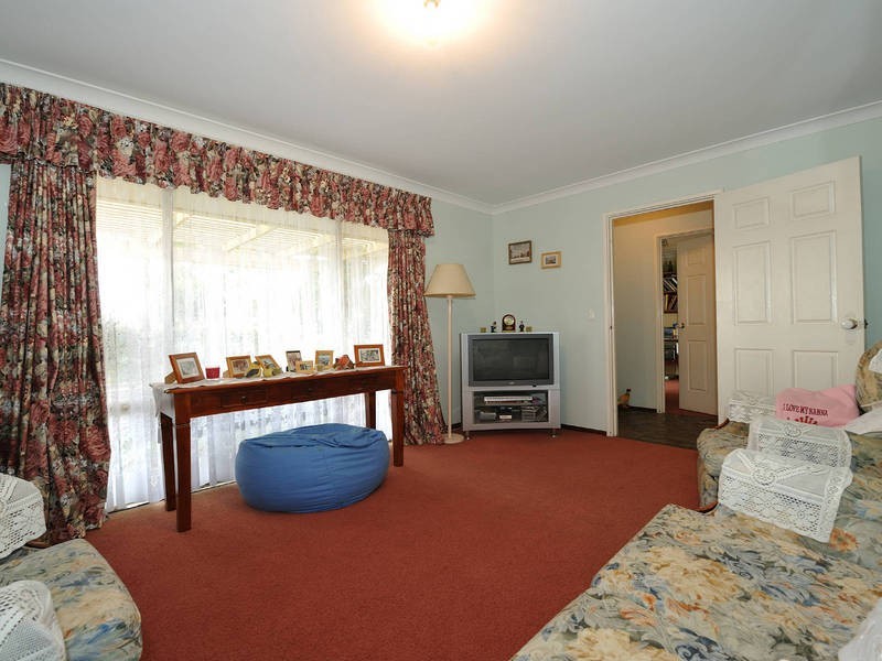 35 Hennessy Way, Rockingham WA 6168