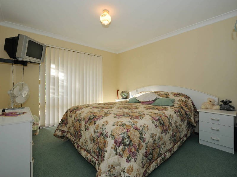 35 Hennessy Way, Rockingham WA 6168