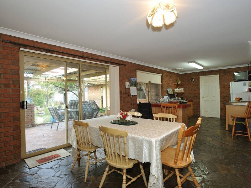 35 Hennessy Way, Rockingham WA 6168