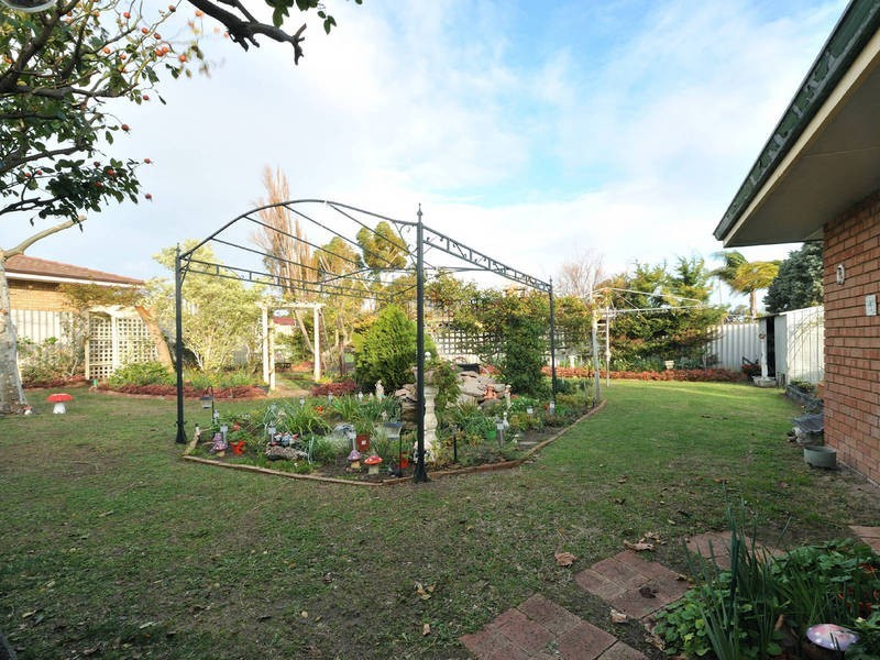 35 Hennessy Way, Rockingham WA 6168